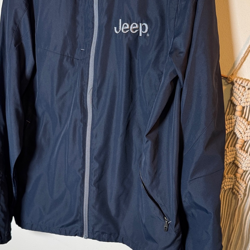 NEW Jeep Men's Dark Blue Windbreaker M - Picture 2 of 4